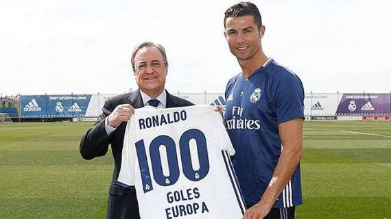 FOTO - Florentino no se olvida de Cristiano y le regala una camiseta con un número muy especial