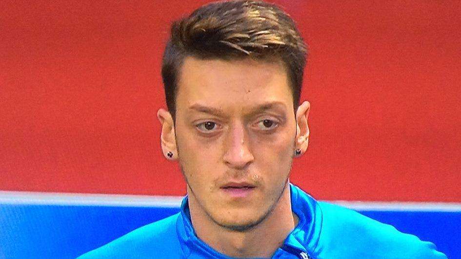 Özil: "La opinión que me importa es la del entrenador"