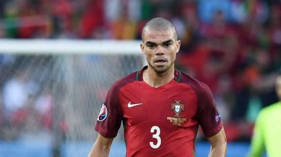 France Football - El Mónaco piensa en Pepe para el mercado de invierno