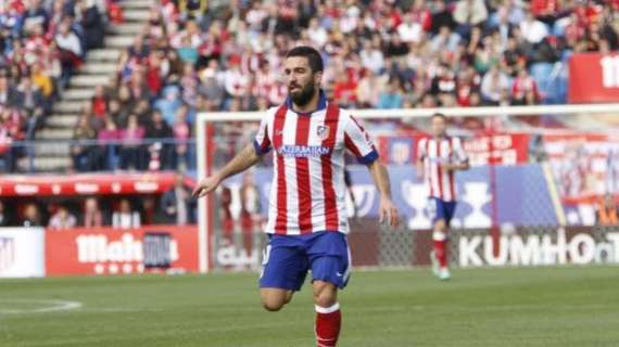 Arda Turan desmiente su fichaje por el Barça