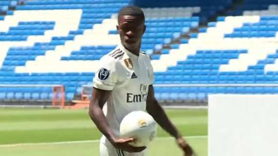 Benzema 'apadrina' a Vinicius: la nueva conexión del Madrid