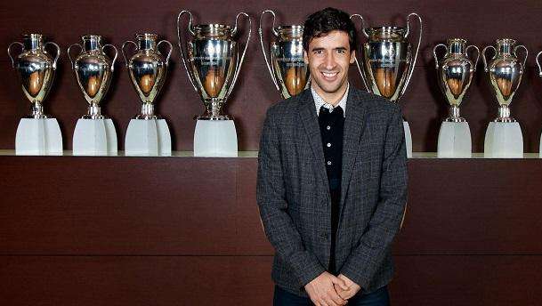 El Real Madrid formará a Raúl para el banquillo y los despachos