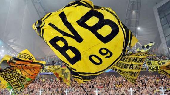 VÍDEO - El Dortmund, contra la politización del deporte: "Fútbol y nazis, simplemente no encajan"