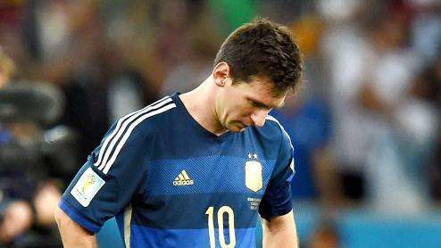 Caniggia: "Con Argentina Maradona no jugaba solo pero Messi sí, hay que ayudarle"