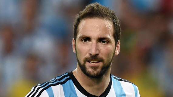 Higuaín: "Tengo contrato en Nápoles y tengo la mente aquí"