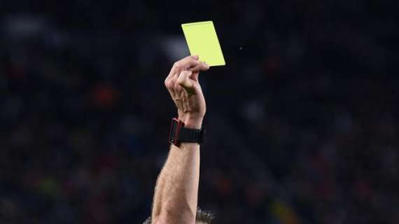 Marca critica el trato arbitral: 12 penalties, tres rojas y dos goles ilegales