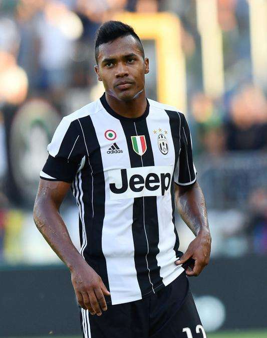 Alex Sandro: "Han llegado grandes jugadores a la Juve"