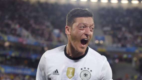 Las peticiones de Özil para dar luz verde a su renovación con el Arsenal