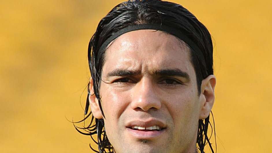 El Manchester United cuestiona la edad de Falcao