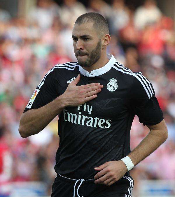 MARCA: Benzema premia el trabajo social de unos jóvenes de Narbona