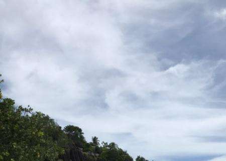 FOTO - Morata disfruta con su mujer de la luna de miel en la playa