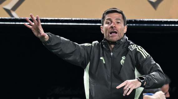 Xabi Alonso, en rueda de prensa: "¿Tres centrales? Siempre lo he tenido en la cabeza"