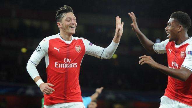 Iwobi Senior: "Aunque el Barcelona viniera con más dinero, seguramente mi hijo seguiría en el Arsenal"