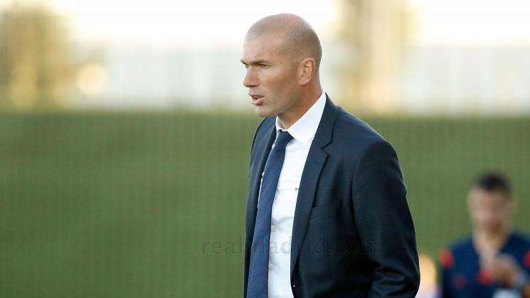 Zidane, con contrato hasta 2018
