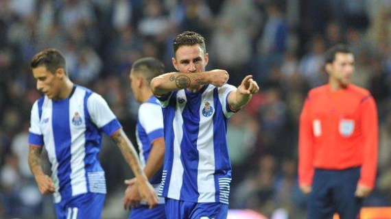 A Bola: El Oporto se retira de la pelea por Layún