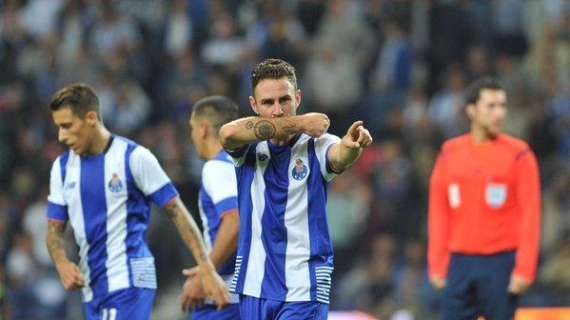 Peseiro: "Contamos con Layún para la próxima temporada"