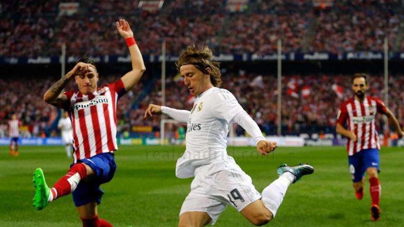 Okdiario: El Madrid, descontento con la designación de Clos Gómez para el derbi