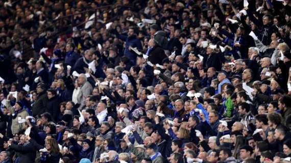 FOTO - Se avecina pañolada en el Bernabéu debido a los recientes arbitrajes