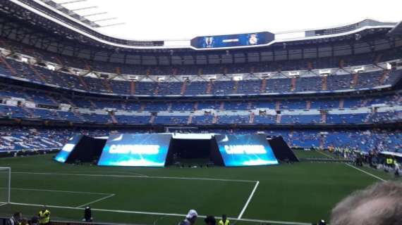 VÍDEO-FOTO BD - La afición ya espera dentro del Bernabéu a los jugadores