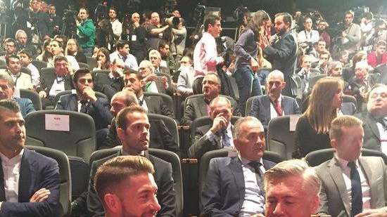 Cariñoso reencuentro entre Cristiano, Ramos y Ancelotti