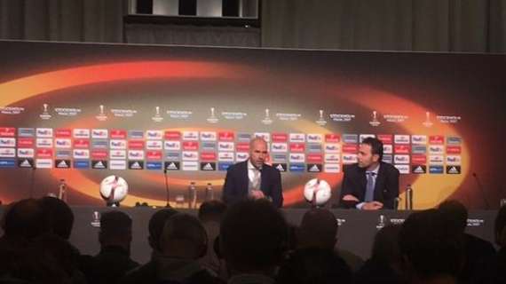 Bosz: "El Madrid no es vulnerable. Es un rival extraordinario al que me agrada ver jugar"