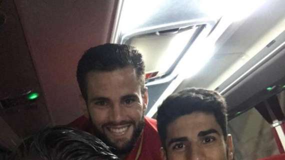 FOTO - Asensio, encantado con sus compañeros en la selección