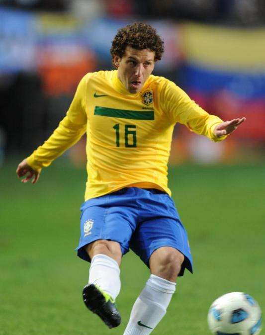 Globoesporte: El Santos le pide al City un encuentro homenaje a Elano