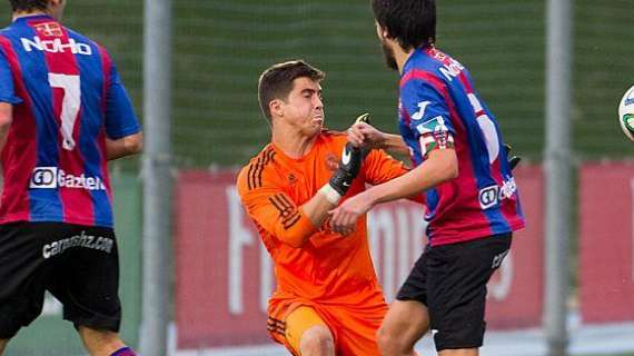 Yáñez se asienta en la portería del Castilla