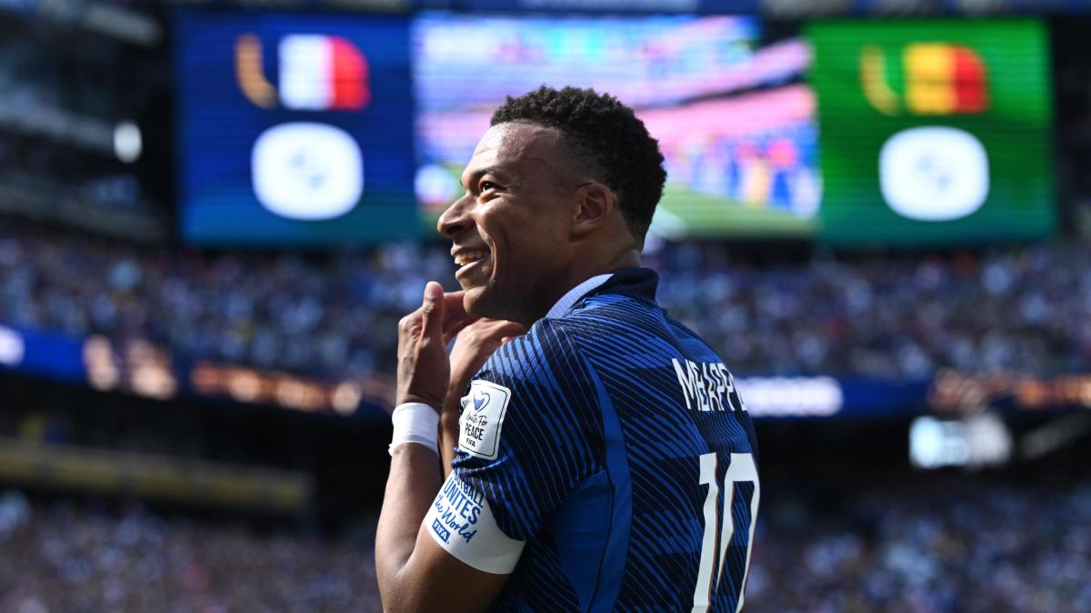 Kylian Mbappé sorprende con su peculiar celebración en el partido frente a Senegal