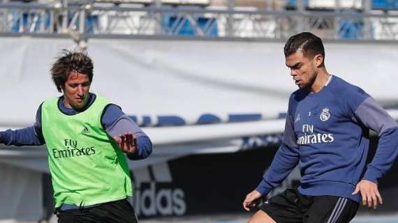 FOTO - Pepe disfruta del fútbol en el día de su 34 cumpleaños: "Haz lo que amas"