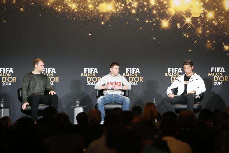 Adrián San Miguel: "Neuer ha competido con dos bestias, Cristiano y Messi"