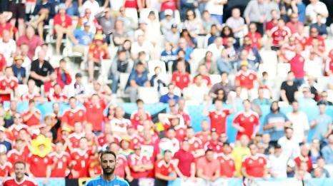 Robson-Kanu: "Es el momento de que Bale supere a Cristiano"