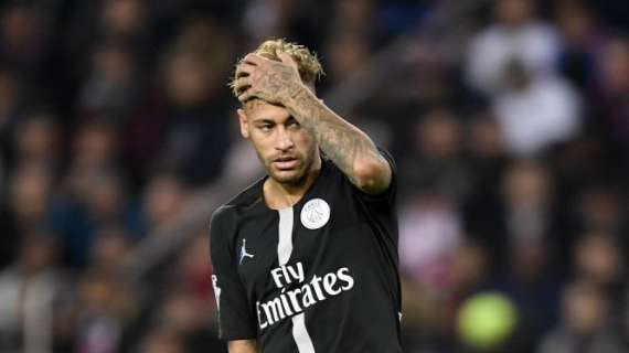 VÍDEO - El tremendo puñetazo de Neymar a un aficionado en la Copa de Francia
