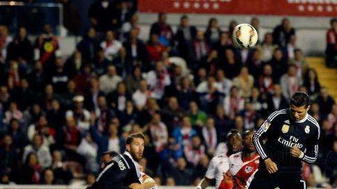 Varane: "¿Mi futuro? Estoy contento en el Real Madrid"