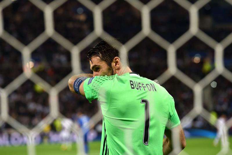 Buffon: "Donnarumma tiene todo para hacer historia"