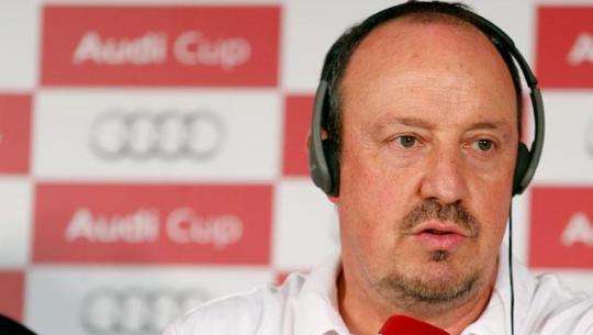 Benítez: "Benzema se va a quedar"