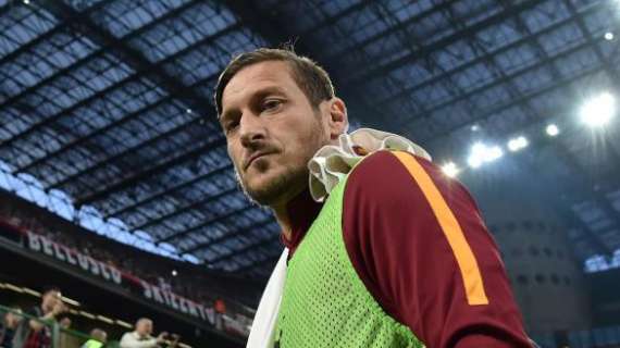 VÍDEO - Esta es la última camiseta con la que jugará Totti