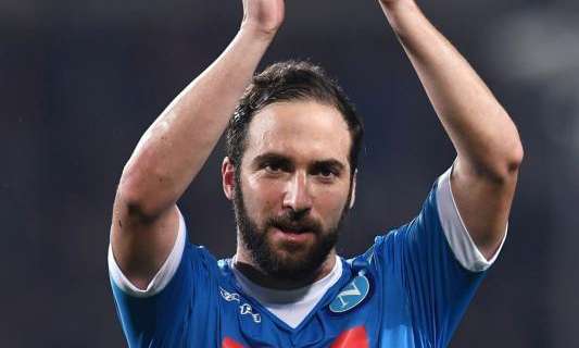 TuttoSport: El Nápoles quiere renovar ya a Higuaín