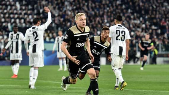 Van de Beek se aleja: "Hay muchas posibilidades de que continúe jugando en el Ajax"