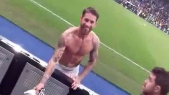 VÍDEO - Sergio Ramos intercambia la camiseta con un aficionado... ¡por una bandeja de lomo!