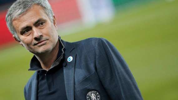 Express: Stones y Varane, las opciones de Mourinho para la zaga