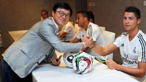 Firma de autógrafos en Shanghai
