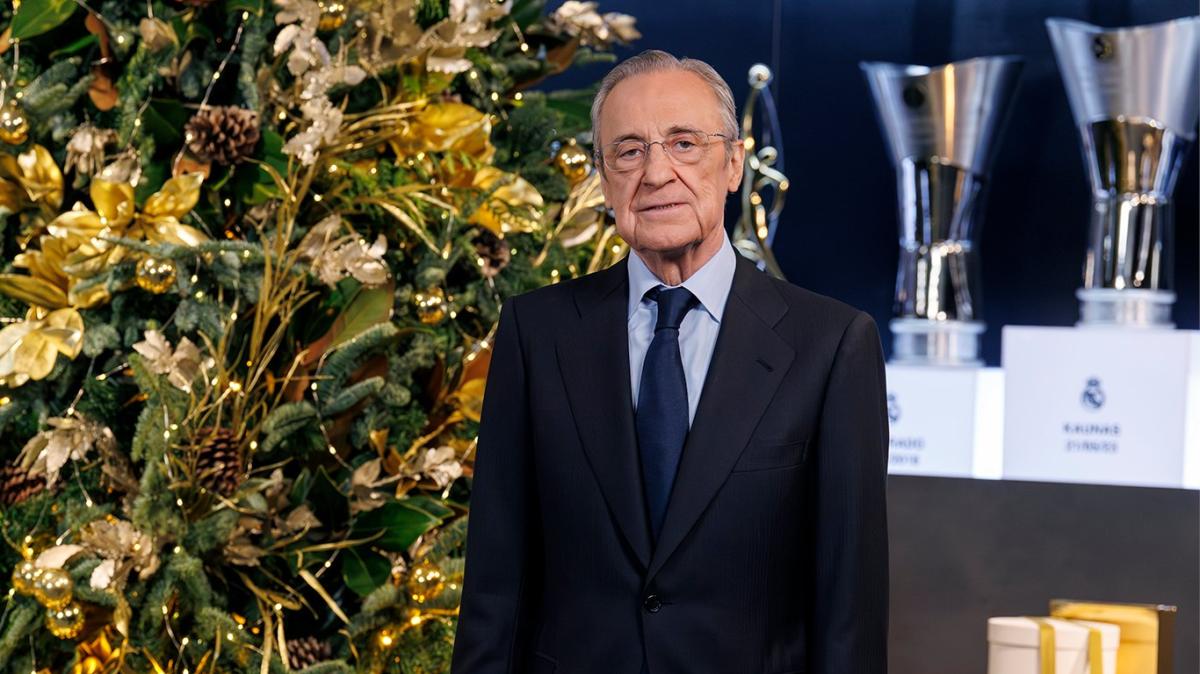 Florentino Pérez saca pecho de sus mejores fichajes en una nueva lona