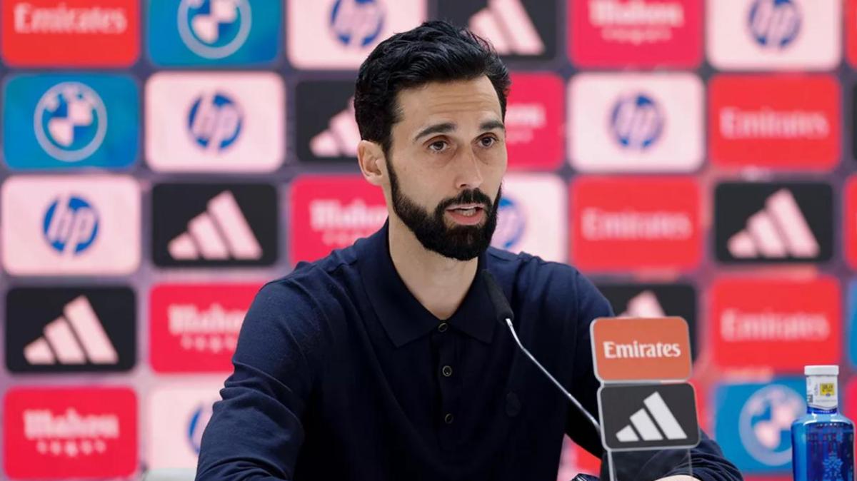 Álvaro Arbeloa: "Es penalti aquí y en la luna"