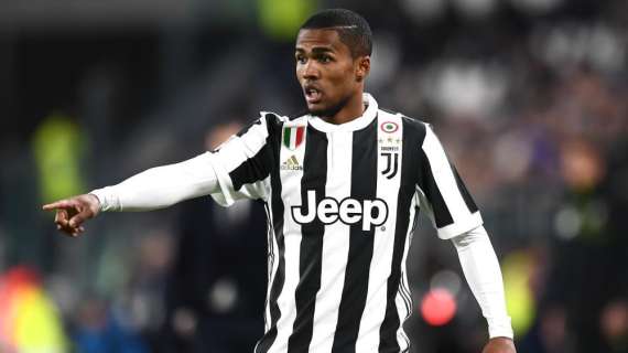 Douglas Costa, sobre el Madrid-Barça: "La Juventus está al mismo nivel que ellos"