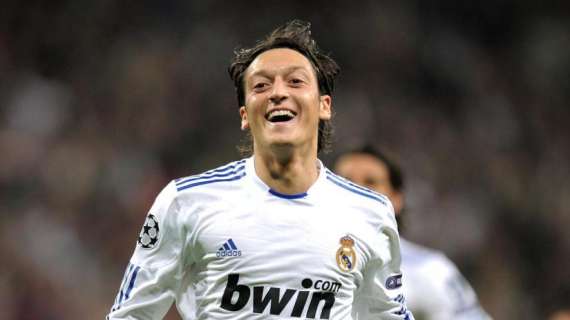 Özil revela el enfado de Cristiano Ronaldo por su venta al Arsenal