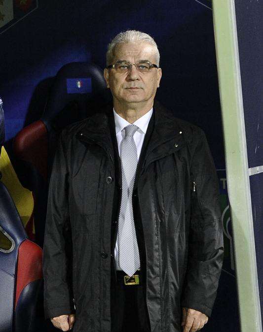 Iordanescu: "Si Francia no quiere a Benzema, ¡que nos lo de!"