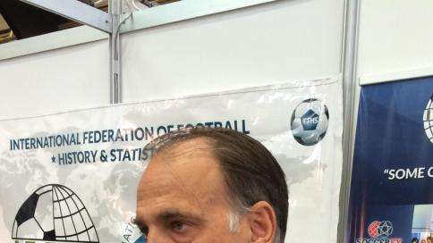 Tebas: "Madrid y Barça ingresarán unos 220 millones por derechos de televisión. El pasillo..."