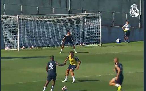 VÍDEO - Revive los golazos y las asistencias del entrenamiento de ayer del Real Madrid