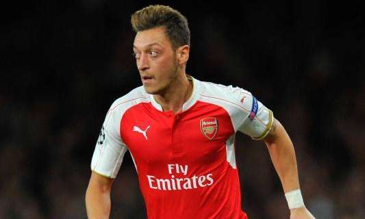 MARCA: El Barcelona, atento al futuro de Özil 